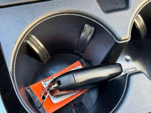 Used 2023 Toyota Prius XLE image 30