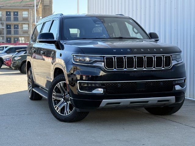 Used 2024 Jeep Wagoneer L Series II w/ Flexible Seating Group RWD image 2
