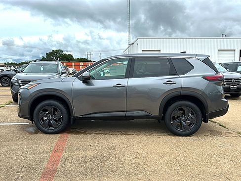 New 2026 Nissan Rogue SV FWD image 5