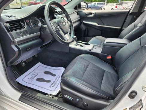 Used 2014 Toyota Camry SE w/ Fleet Convenience Package FWD image 10