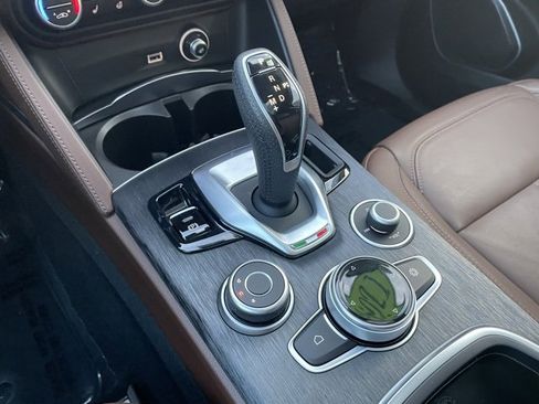 Used 2021 Alfa Romeo Stelvio Sprint w/ Sun & Sound Package image 21