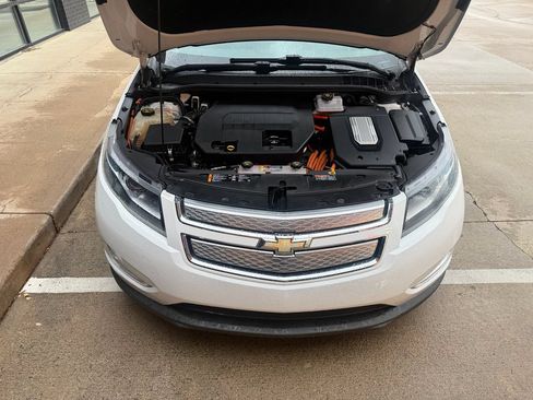 Used 2015 Chevrolet Volt FWD image 21