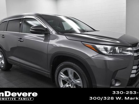 Used 2018 Toyota Highlander image 1