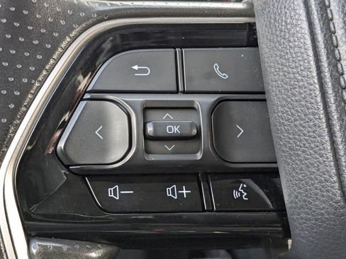 Used 2022 Toyota Tundra SR5 w/ SR5 Convenience Package image 17