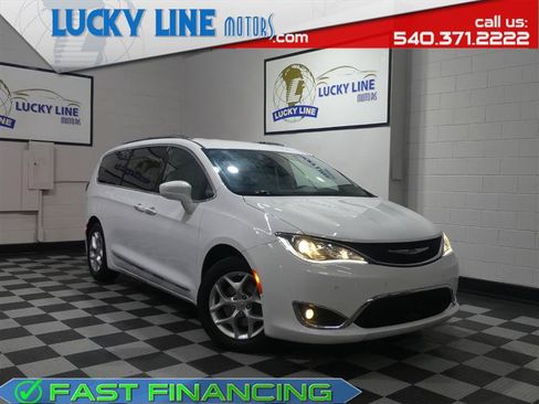 Used 2018 Chrysler Pacifica Touring-L Plus w/ Advanced Safetytec Group FWD image 1
