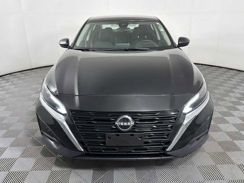 Used 2024 Nissan Altima 2.5 SV AWD/4WD image 2