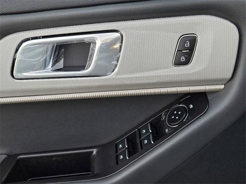 New 2026 Ford Explorer Active image 16