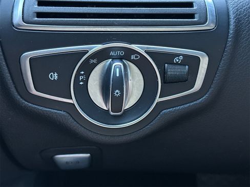 Used 2018 Mercedes-Benz C 300 Sedan image 29