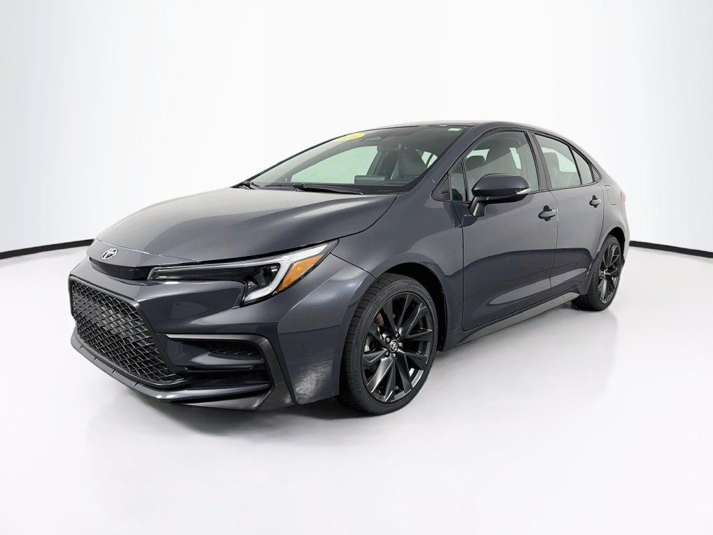 Used 2026 Toyota Corolla SE FWD image 3
