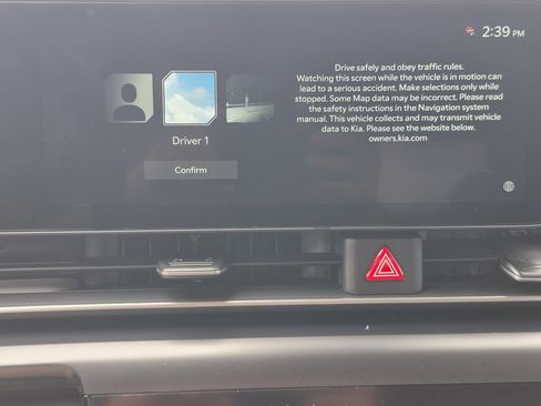 New 2026 Kia Carnival LX FWD image 21