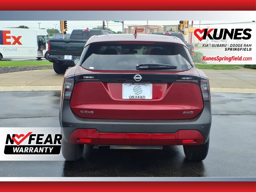 Used 2025 Nissan Kicks SV AWD/4WD image 4
