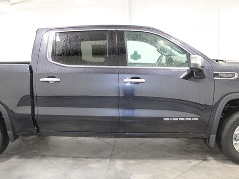 Used 2024 GMC Sierra 1500 SLT image 11
