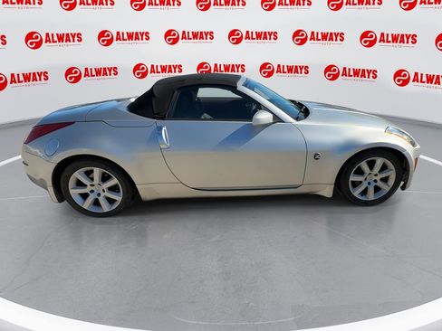 Used 2004 Nissan 350Z Enthusiast image 9