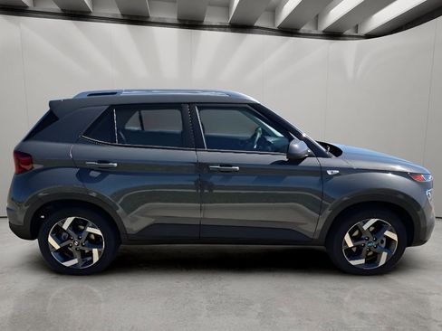 New 2025 Hyundai Venue SEL FWD image 6