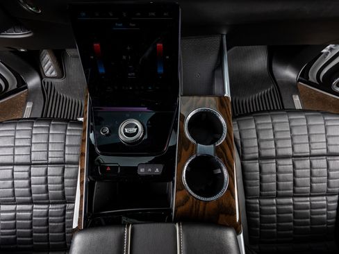 Used 2025 Cadillac Escalade ESV Sport Platinum image 28