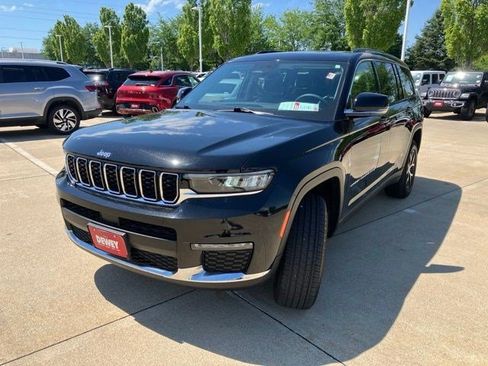 Used 2023 Jeep Grand Cherokee L Limited w/ Trailer Tow Group (B) AWD/4WD image 3