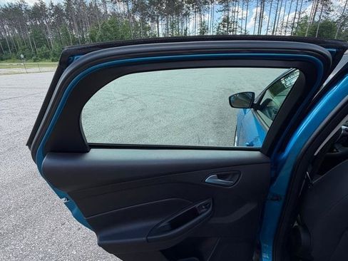 Used 2013 Ford Focus SE w/ SE Winter Pkg FWD image 14