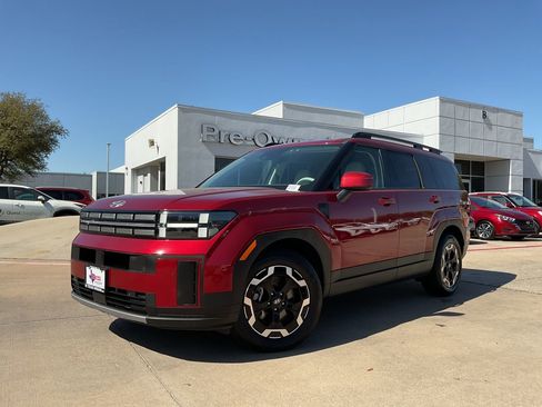 Used 2025 Hyundai Santa Fe SEL image 2