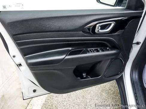 Used 2022 Jeep Compass Altitude image 19