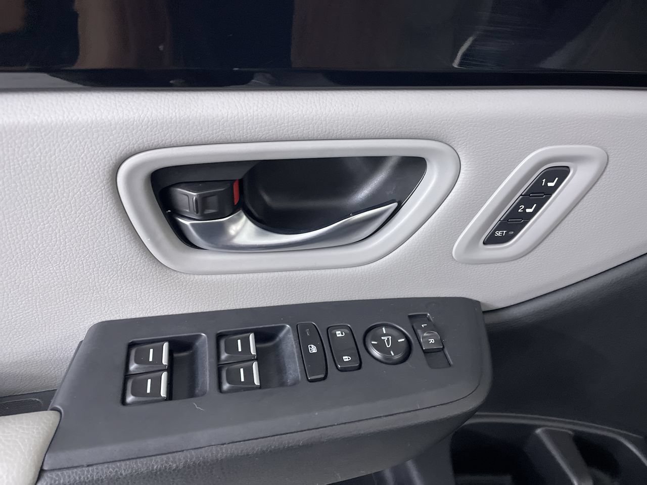 Used 2023 Honda Pilot EX-L image 12