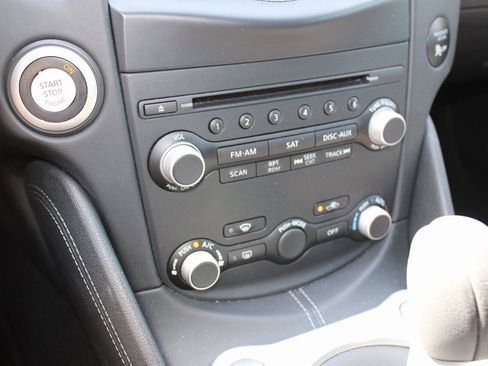 Used 2020 Nissan 370Z Touring Sport image 23