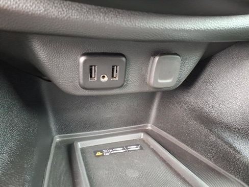 Used 2022 Chevrolet Traverse LT image 15