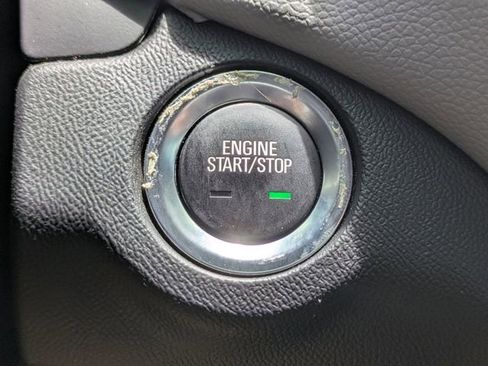 Used 2022 Chevrolet Equinox LT image 32