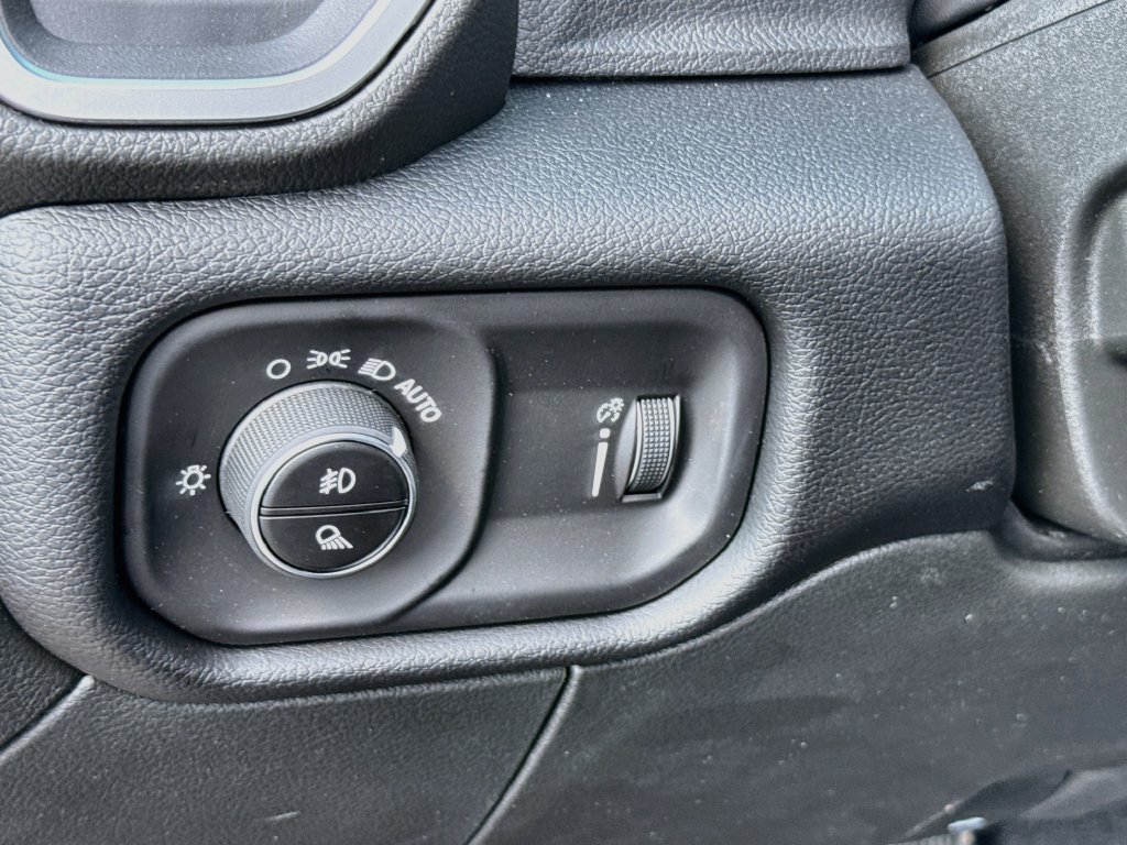 New 2027 RAM 3500 Big Horn AWD/4WD image 10