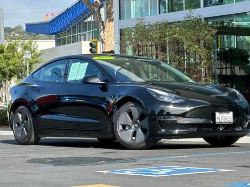 Used 2021 Tesla Model 3 Standard Range Plus RWD image 2