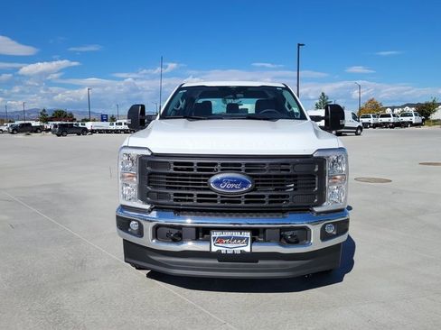 New 2026 Ford F250 XL w/ XL Chrome Package image 5