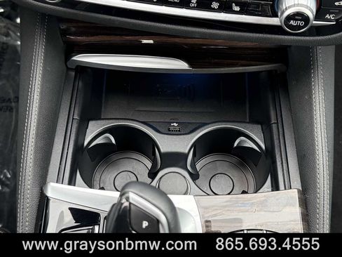 Used 2022 BMW 530e xDrive w/ Premium Package image 26