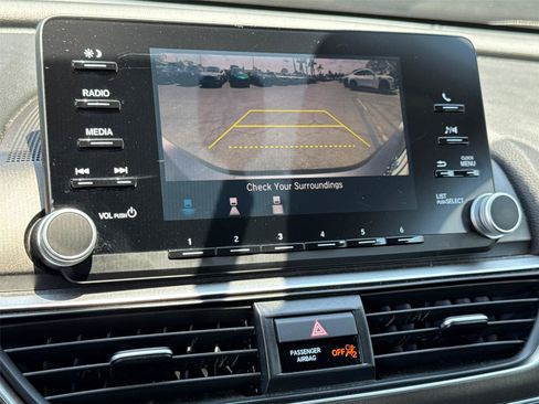 Used 2018 Honda Accord LX image 30