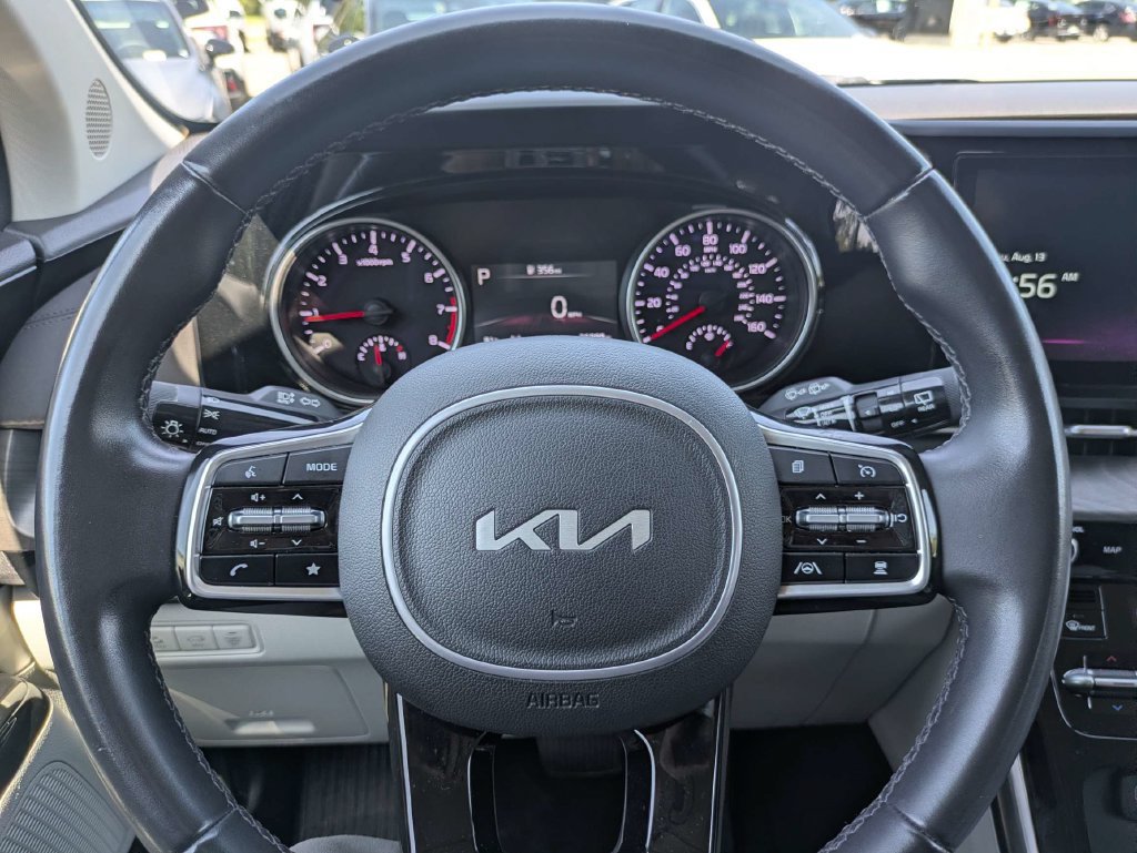 Used 2024 Kia Carnival EX FWD image 33