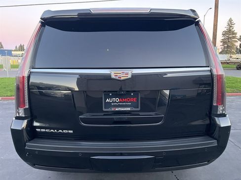 Used 2020 Cadillac Escalade ESV Luxury image 11
