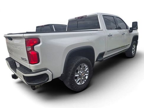 Used 2024 Chevrolet Silverado 3500 High Country w/ High Country Premium Package AWD/4WD image 4