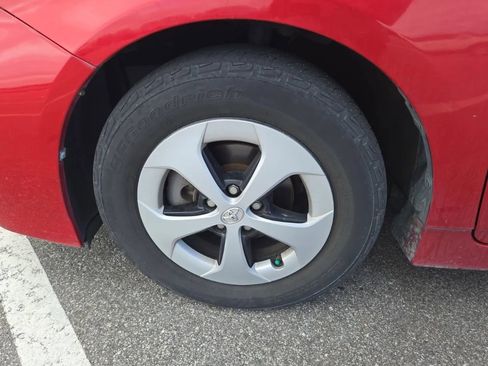 Used 2015 Toyota Prius Two FWD image 2