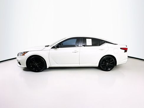 Used 2022 Nissan Altima 2.5 SR w/ Midnight Edition Package FWD image 4