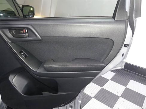 Used 2015 Subaru Forester 2.5i Premium w/ Popular Package #1 AWD/4WD image 25