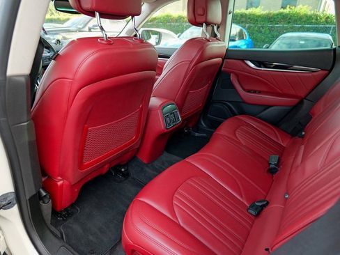 Used 2019 Maserati Levante image 25