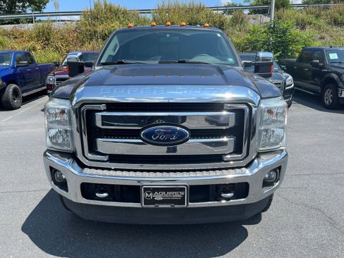 Used 2015 Ford F250 XLT w/ XLT Premium Package AWD/4WD image 3