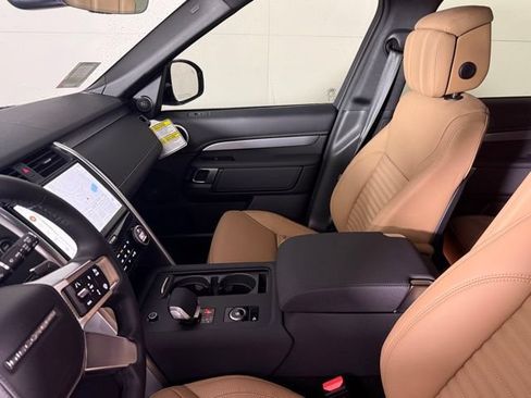 New 2026 Land Rover Discovery Limited Edition AWD/4WD image 36