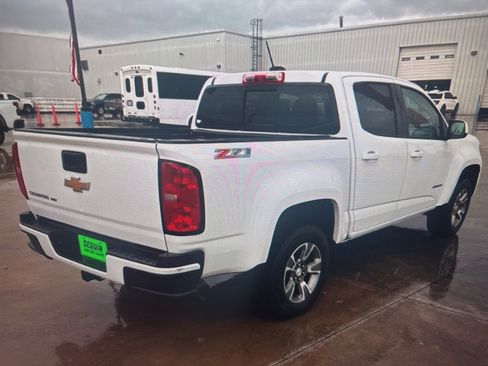 Used 2018 Chevrolet Colorado Z71 AWD/4WD image 3