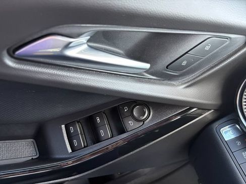 Used 2026 Chevrolet Equinox LT w/ Convenience Package II FWD image 23