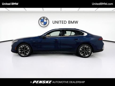 Certified 2026 BMW 530i RWD image 8