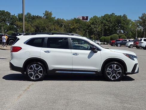 Used 2024 Subaru Ascent Touring w/ Popular Package #2 AWD/4WD image 6