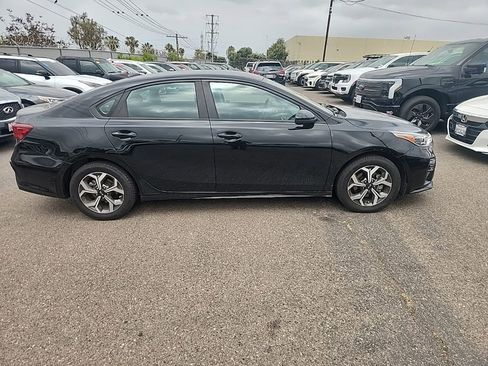Used 2021 Kia Forte LXS FWD image 17