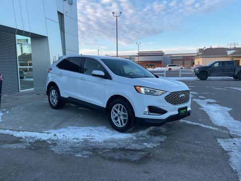 Used 2024 Ford Edge SEL w/ Convenience Package image 7