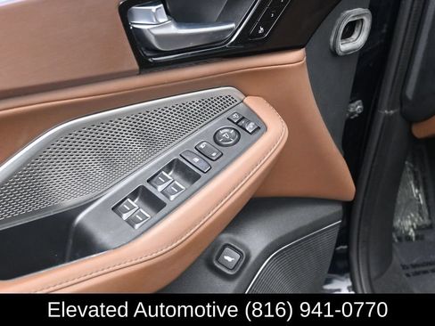 Used 2022 Acura MDX SH-AWD w/ Technology Package image 16
