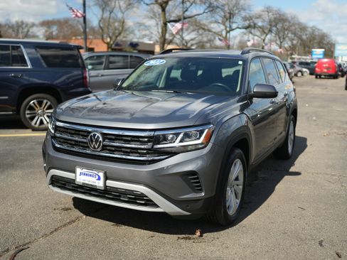 Used 2022 Volkswagen Atlas SE w/ Panoramic Sunroof Package image 4