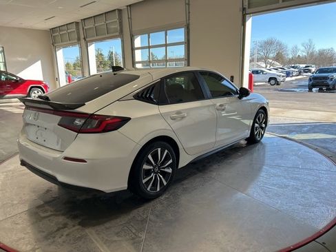 Used 2024 Honda Civic EX-L image 8